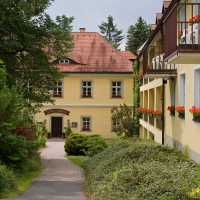 Außenansicht Schlosshotel Ernestgrün