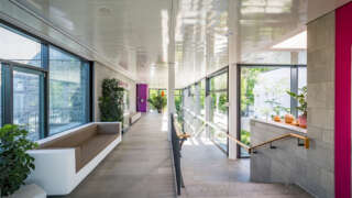 Lounge vor der Oase im Wellnessbereich